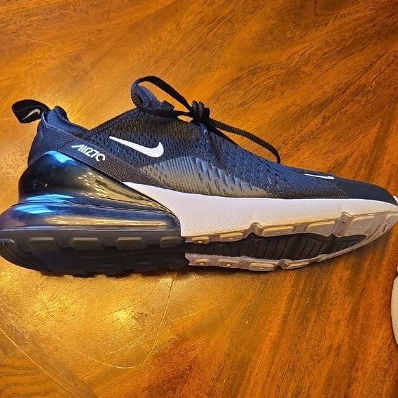 Nike Air Max 270 Black and White Sneakers Size 11 Used But Good Condition - Picture 9 of 10